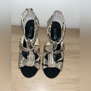 Michael Kors BERKLEY Heels Brown/Beige Snake Print Leather T-Strap PeepToe Pumps